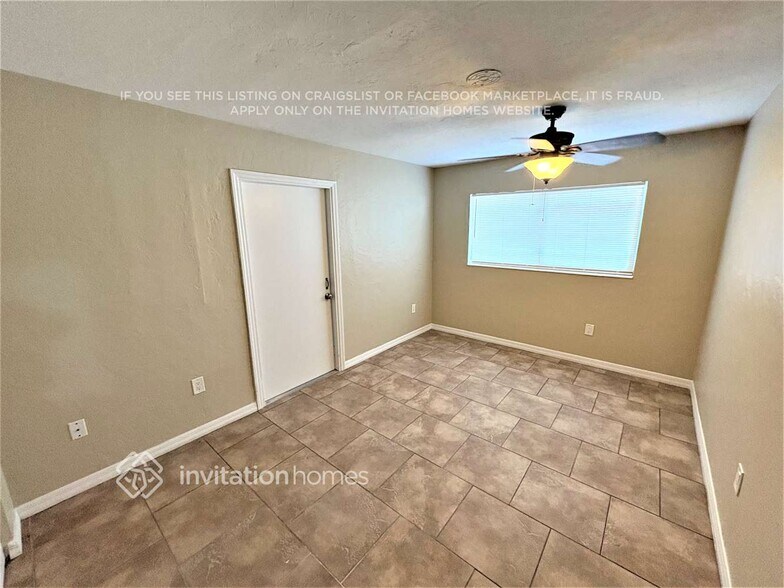 Building Photo - 2401 24th Way