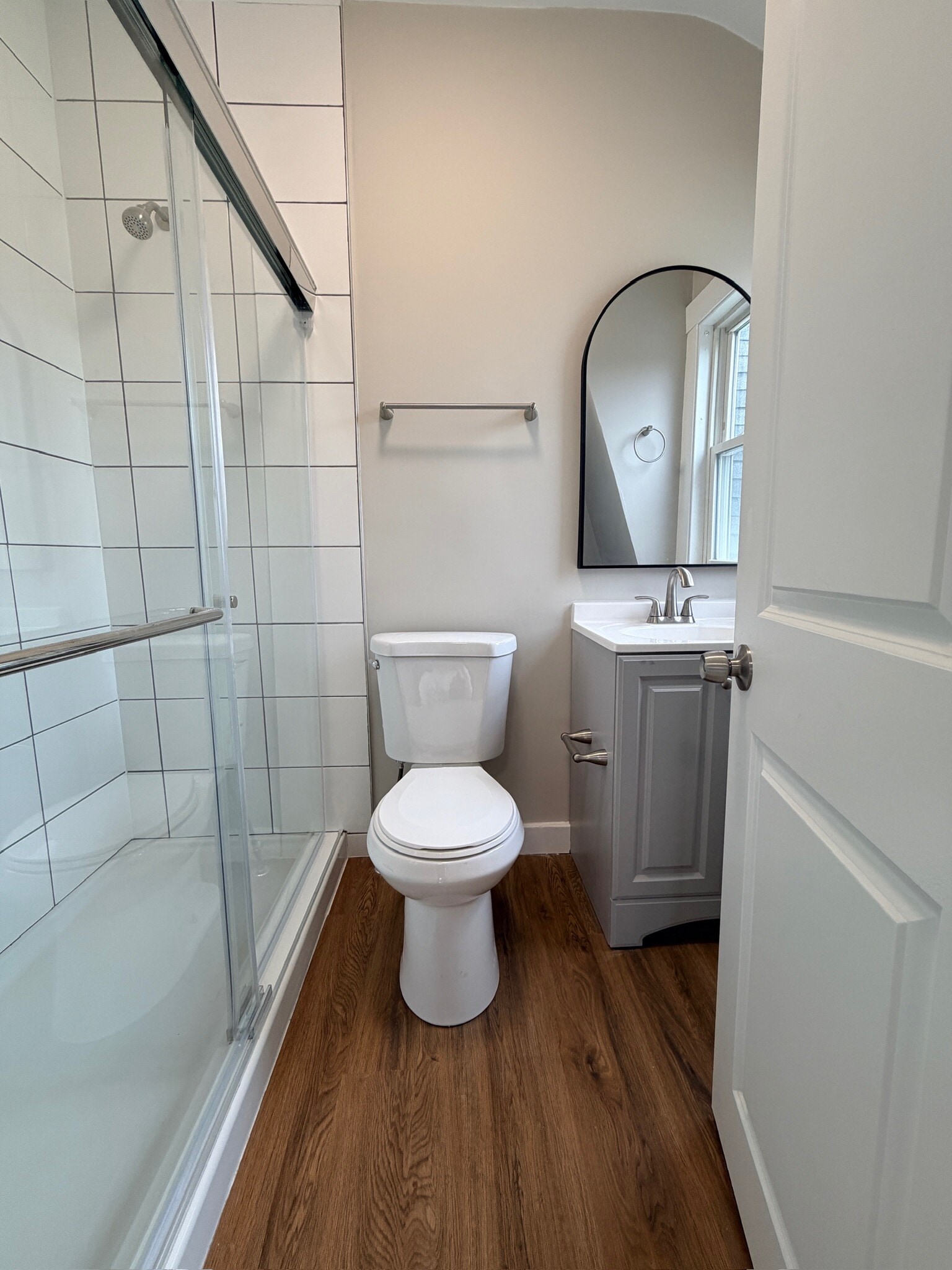 Bathroom 1 - 89 Glendower Rd