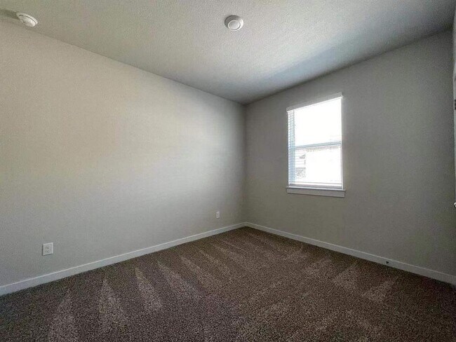 Building Photo - 110 Dedina Dr