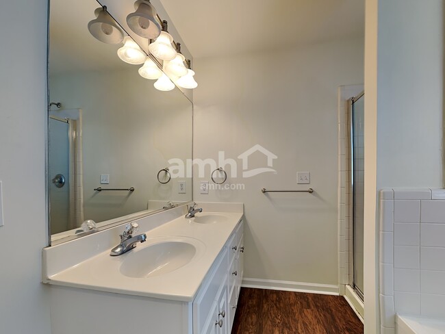 Building Photo - 3596 Bent Trace Dr