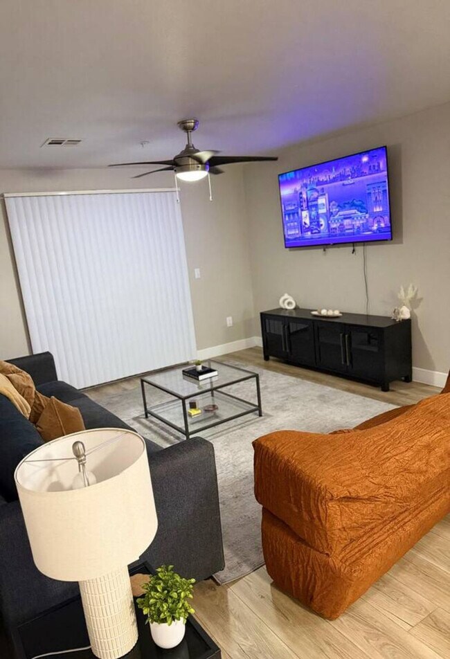 Building Photo - 15164 N 140th Dr