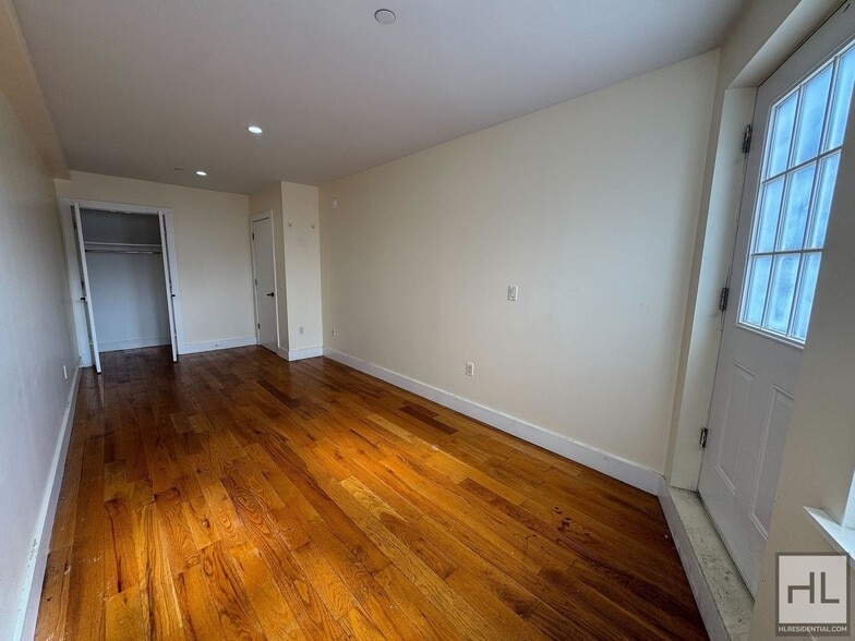 Building Photo - BROADWAY