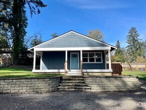 Building Photo - Charming Beach Cottage Near American Lake ...