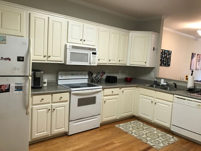 Building Photo - Stones Creek Townhome Condo!