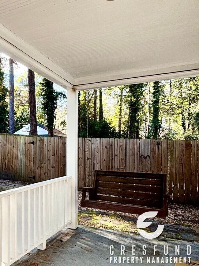 Building Photo - Charming 3 Bedroom 2 Bath Cottage style