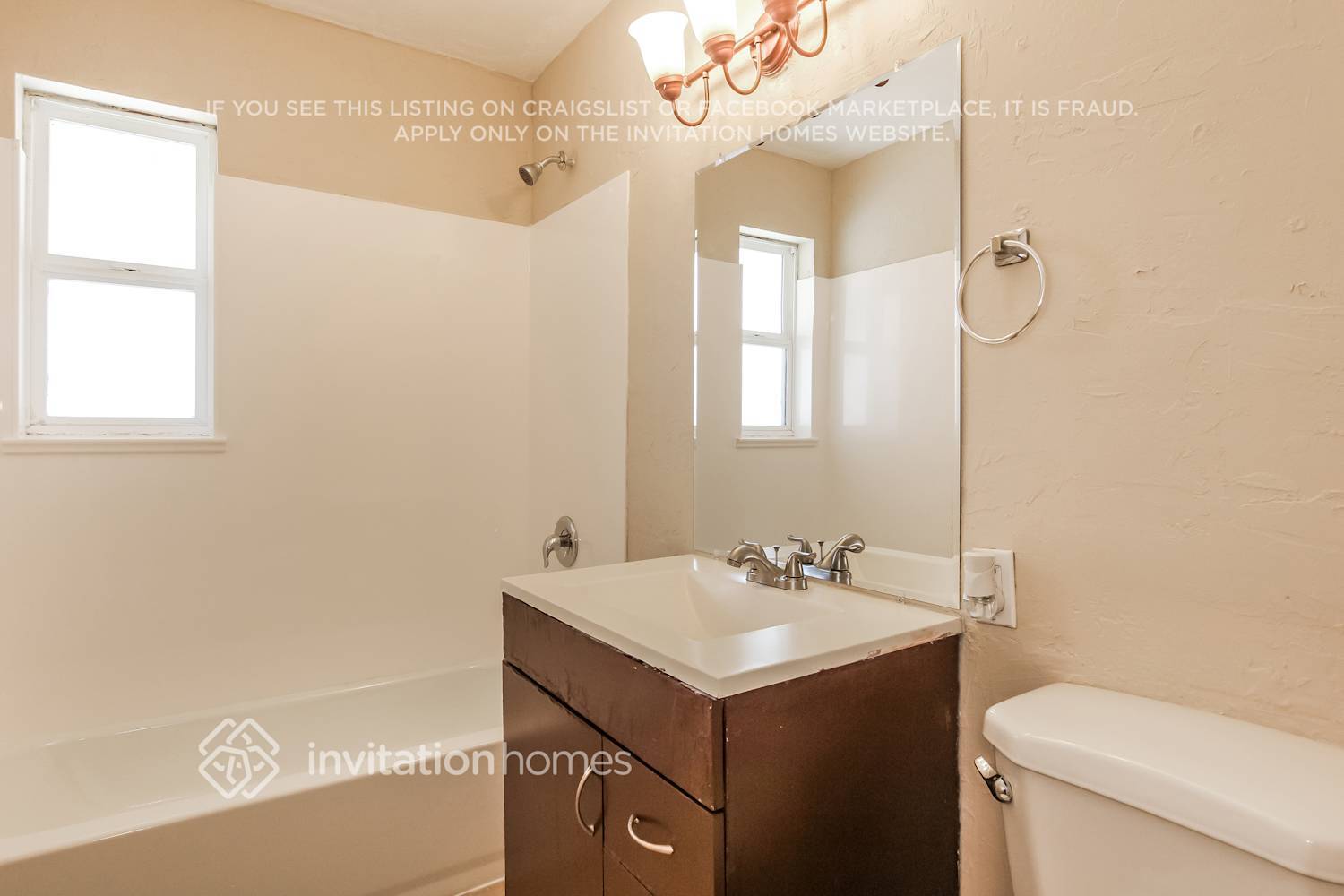 Building Photo - 3011 W Palo Verde Dr