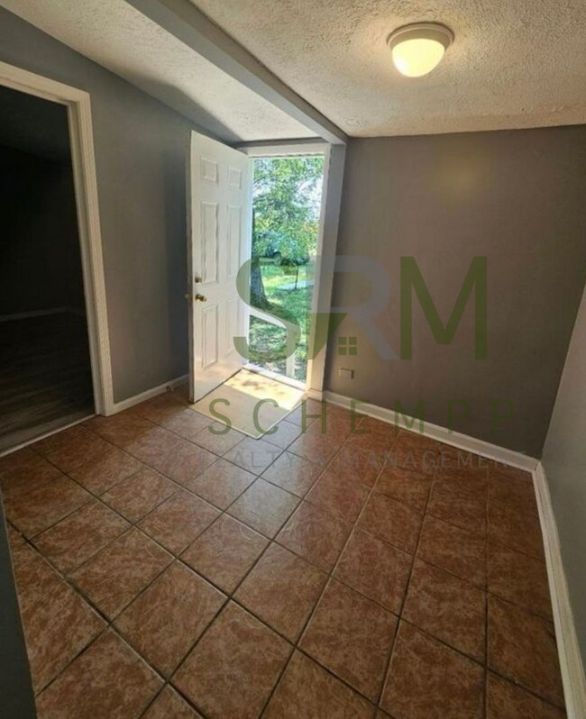 Building Photo - Updated 3BR house in West Louisville-Section 8 Accepted! **$400 off your first months rent**