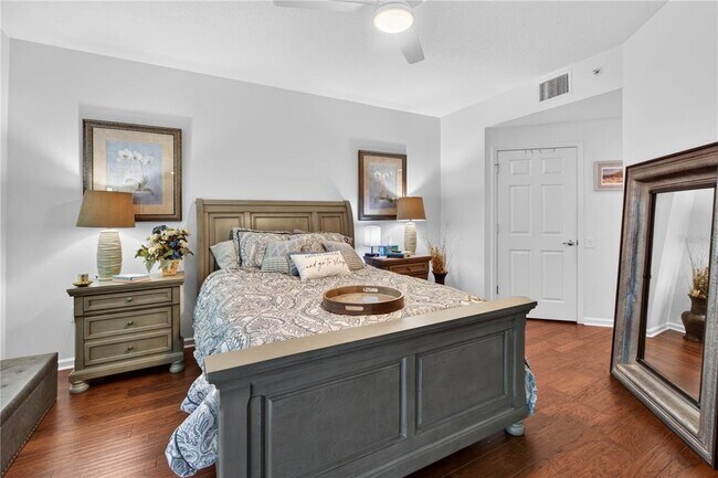 Building Photo - 852 Lantern Way