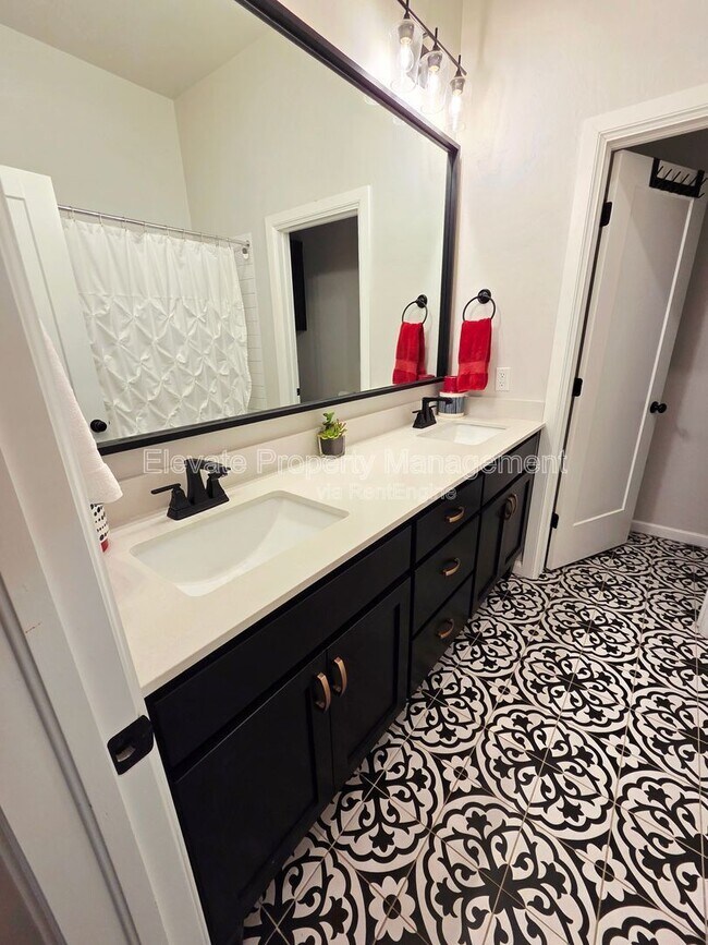 Building Photo - 1101 Sawmill Rd