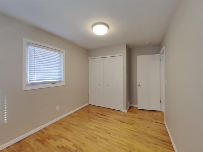 Building Photo - 3136 Nevada Ave S