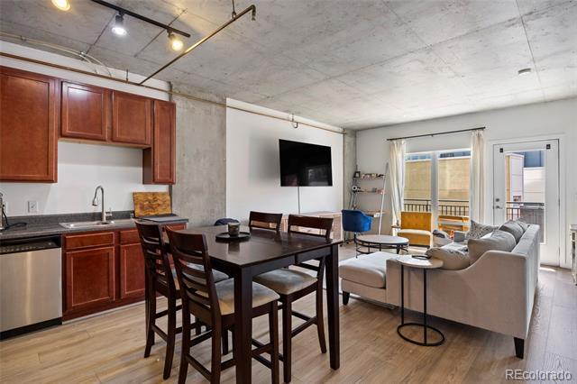 Building Photo - 1475 Delgany St