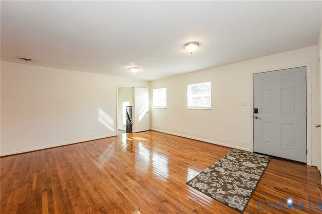 Building Photo - 2604 Sunnybrook Rd