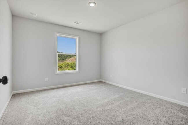 Building Photo - 179 Crest Dr
