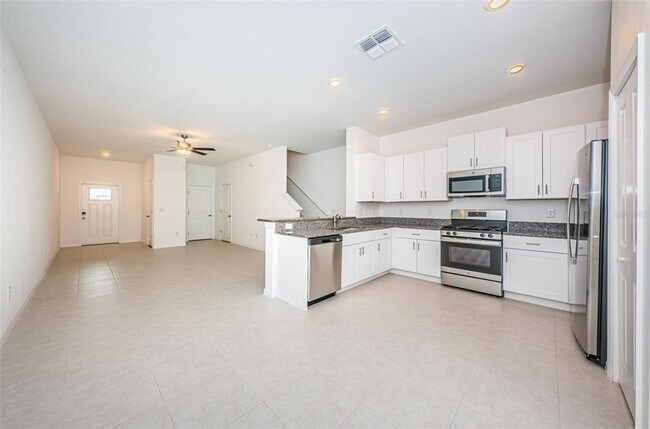 Building Photo - 8327 Crescent Oaks Dr