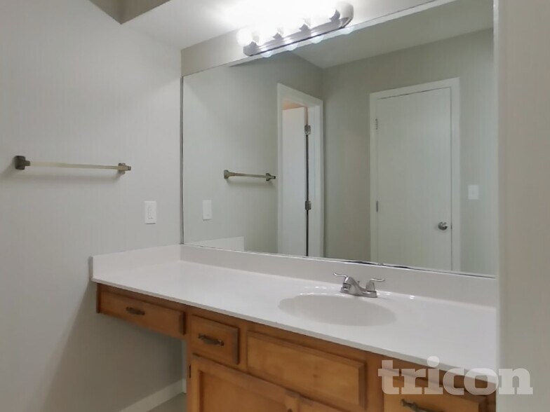 Building Photo - 1920 Fairground Dr