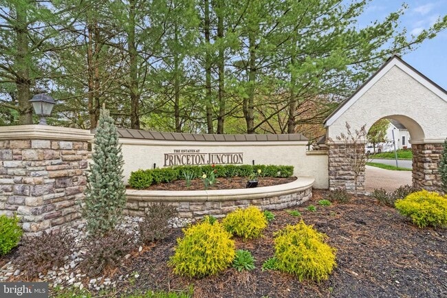 Building Photo - 32 Devonshire Dr