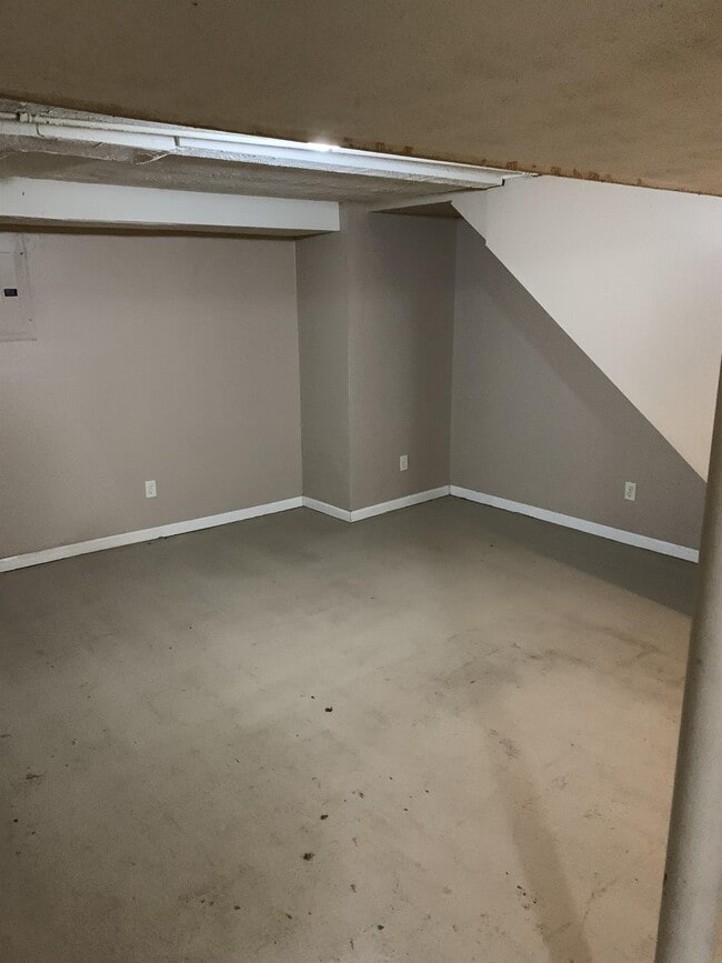 Building Photo - 4239 Redick Ave