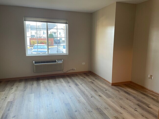 Building Photo - 801 Silverstone Dr