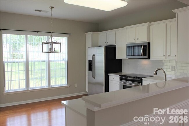 Building Photo - 17534 Hawks View Dr