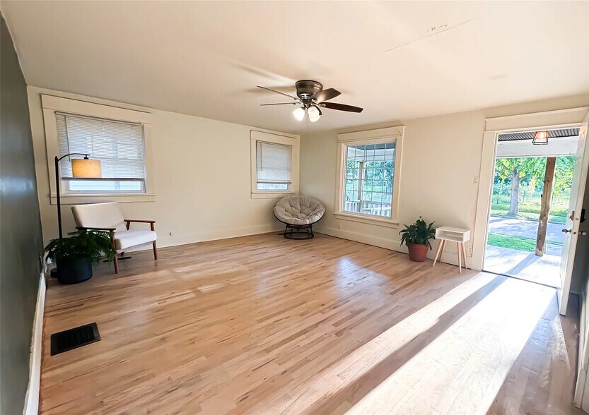 Building Photo - 1171 21st St