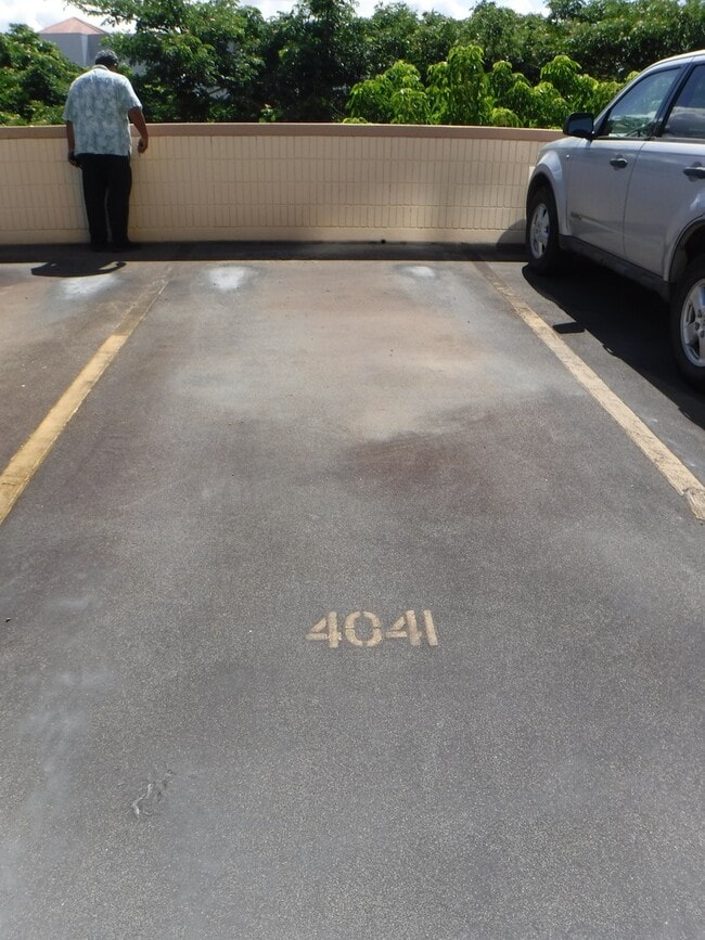 Building Photo - Renovated Studio / 1 Bath in Century Park Plaza