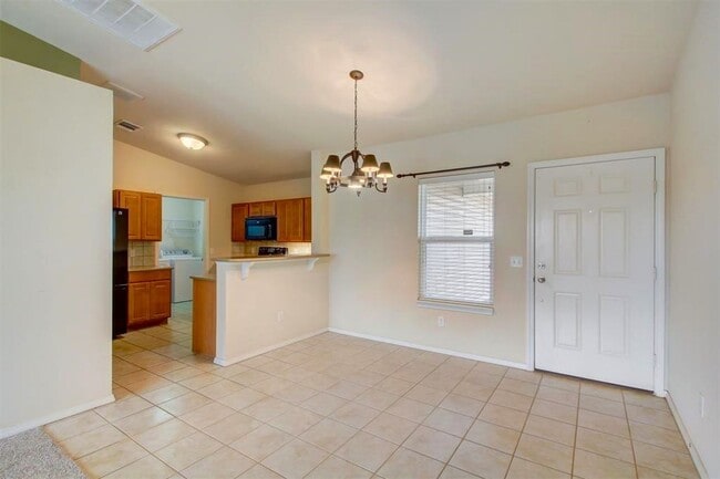 Building Photo - Amazing 3bed 2 Bath 2 Car Garage in Marble Leaf Addn Edmond OK