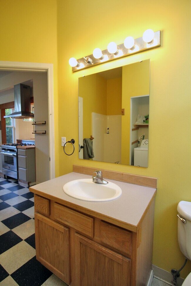 Building Photo - 3308 N Missouri Ave