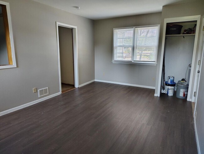 Building Photo - 4628 W Drexel Ave