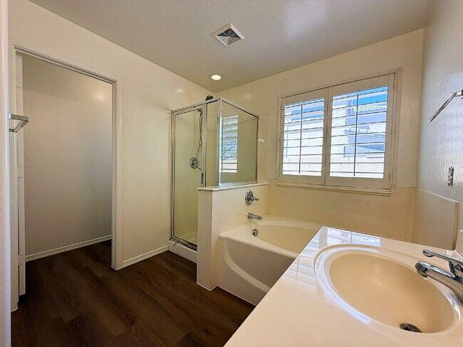 Building Photo - Beautiful Goodyear Home in Centerra – Spacious, Stylish & Move-In Ready!