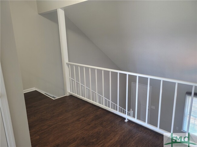 Building Photo - 230 Lanier Dr
