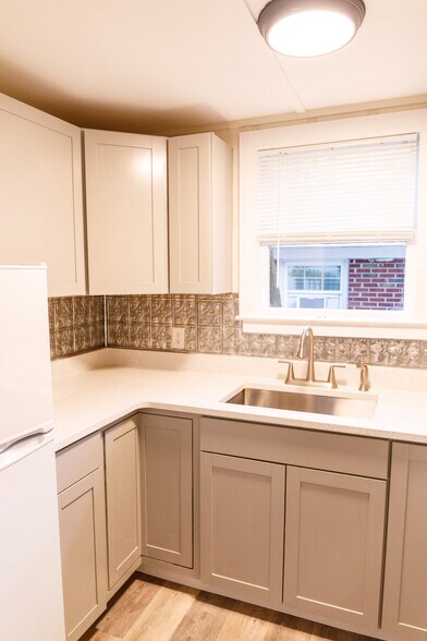 Building Photo - 1558 Orange Grove Rd