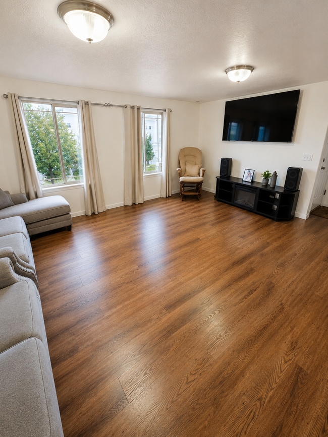 Building Photo - Charming 3-Bed, 2 Bath Condo in Pleasant Grove