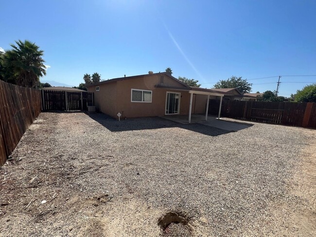 Building Photo - Upgraded granite kitchen and bath! 55+ community