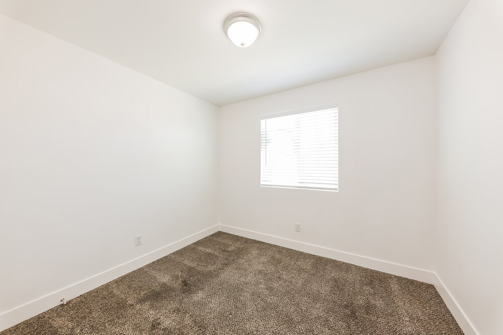 Building Photo - 5827 S 13th Ave