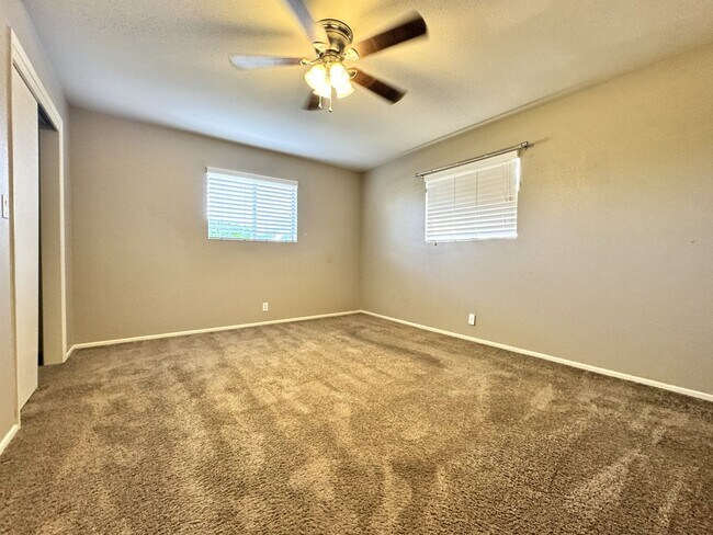 Building Photo - BEAUTIFUL 2 BEDROOM IN DREAMLAND VILLAS 55...