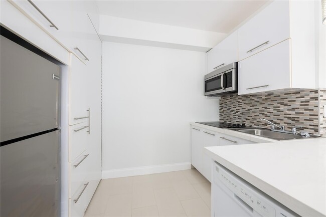 Primary Photo - 207 SE 10th Ter