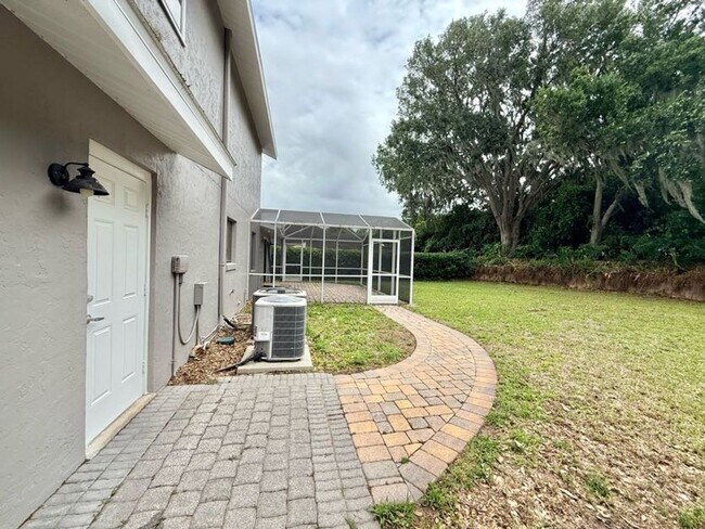 Building Photo - Large and Stunning 2700sqft Newly Renovated 3BR 3BTH!