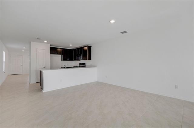 Building Photo - 2625 Kingsman Dr