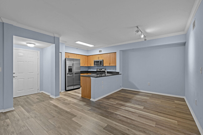 Building Photo - 6565 Emerald Dunes Dr