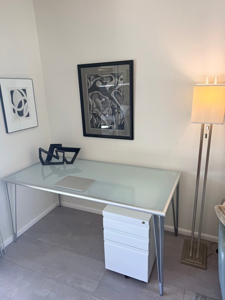 Building Photo - 777 E San Lorenzo Rd