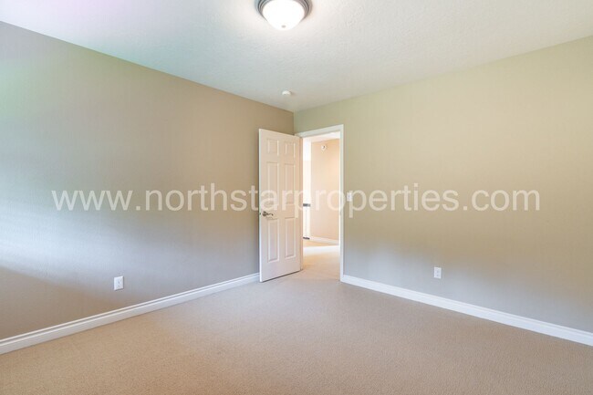 Building Photo - 16754 Quail Ct