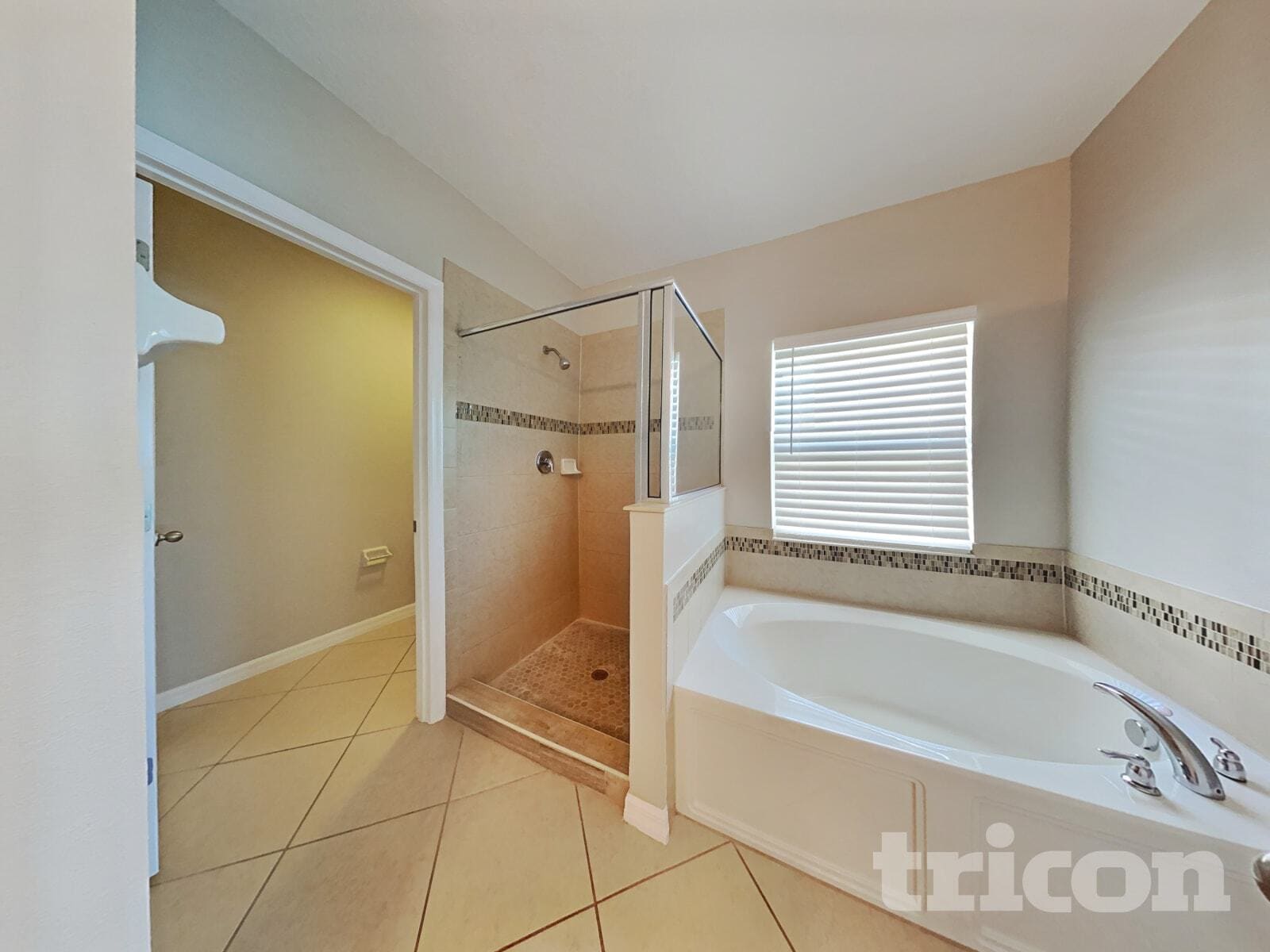 Building Photo - 4887 Rockvale Dr