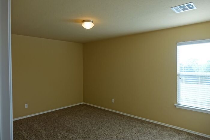 Building Photo - 7305 Prairie Twyne Dr