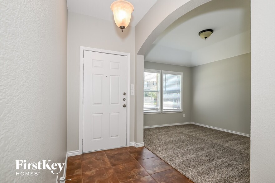 Building Photo - 1309 Honeywood Ln