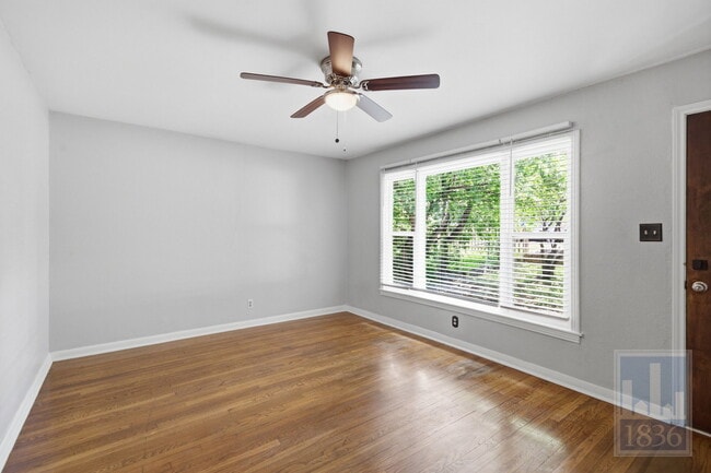 Building Photo - 1604 Sanchez St