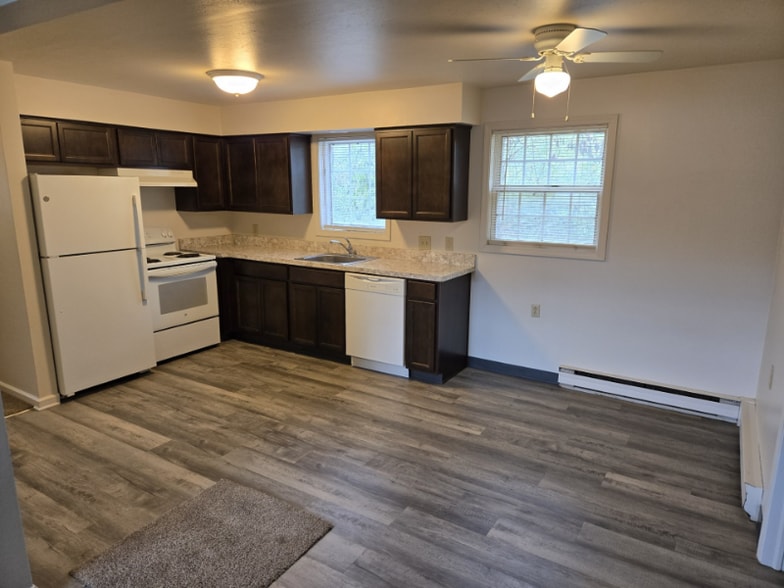 Building Photo - 1341 E Highland Ave