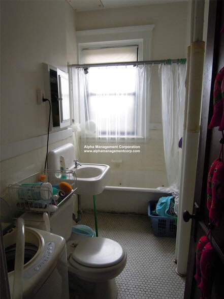 Building Photo - 17-19 Washington St. Unit 301