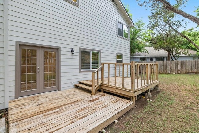 Building Photo - 605 Wild Briar Cv