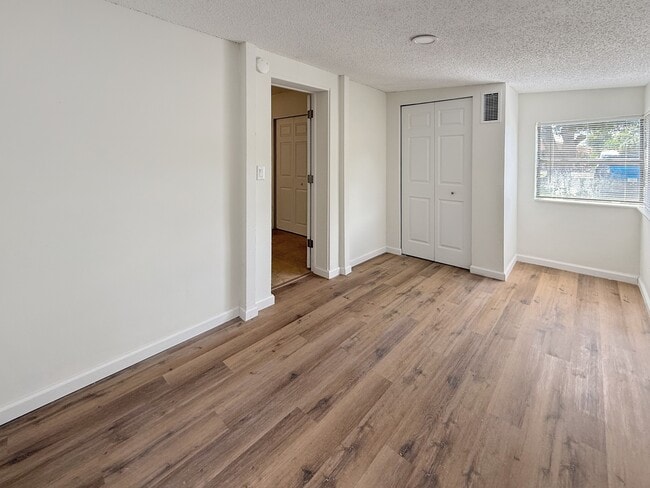 Building Photo - 202 2nd St