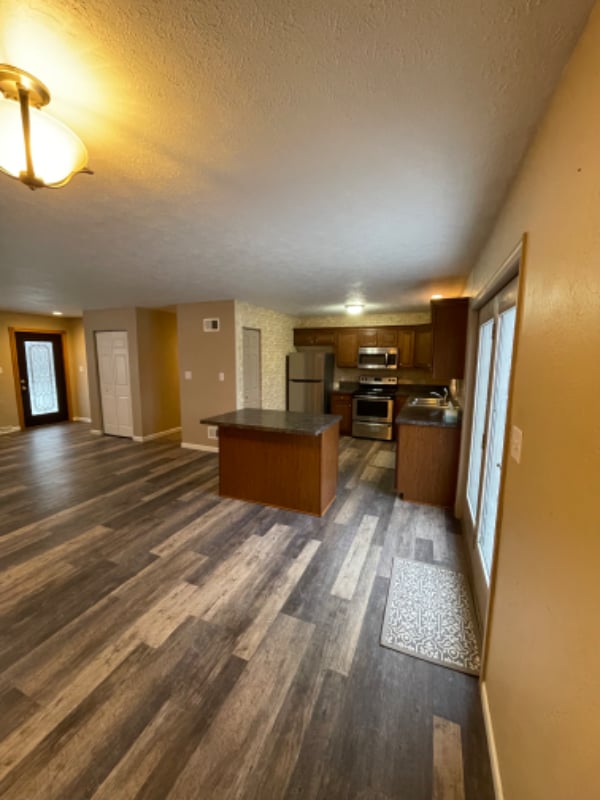 Building Photo - 302 Sheldon Ave
